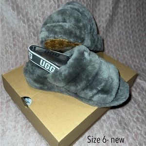 BRAND NEW Ugg Women’s Fluff Yeah slides size 6